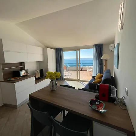 The Seaside Serenity Terrace Apartamento *